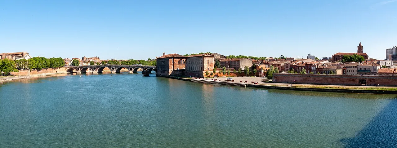 La Garonne et le centre de Toulouse vus depuis le pont Saint-Pierre